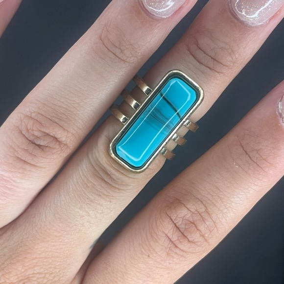 Gold Ring with Turquoise Stone - Picture 1 of 3